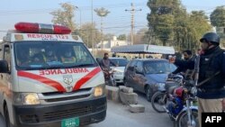 په پاکستان کې په ټرافیکي پېښو کې هر کال ګڼو کسانو ته مرګژوبله اوړي ـ پخوانی انځور.
