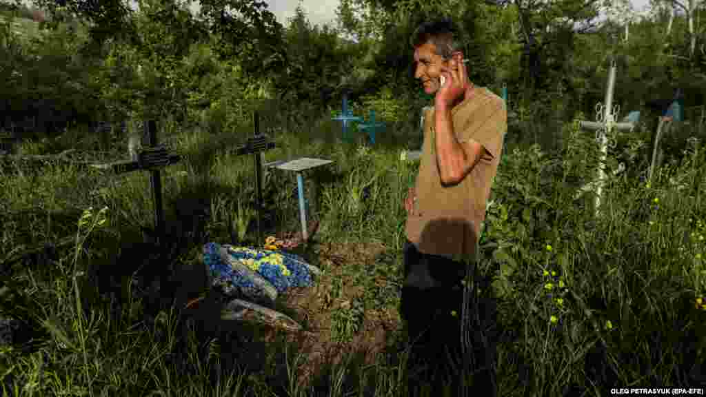 În primăvară, nepotul lui Nikola a călătorit de la Kiev pentru a exhuma trupurile părinților săi. „I-am reîngropat în cimitir, ca pe oameni”, a spus Nikola. 