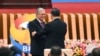 Președintele Kazahstanului Qasym-Zhomart Tokaev (stânga) la o întâlnire cu președintele chinez Xi Jinping, în 2023.