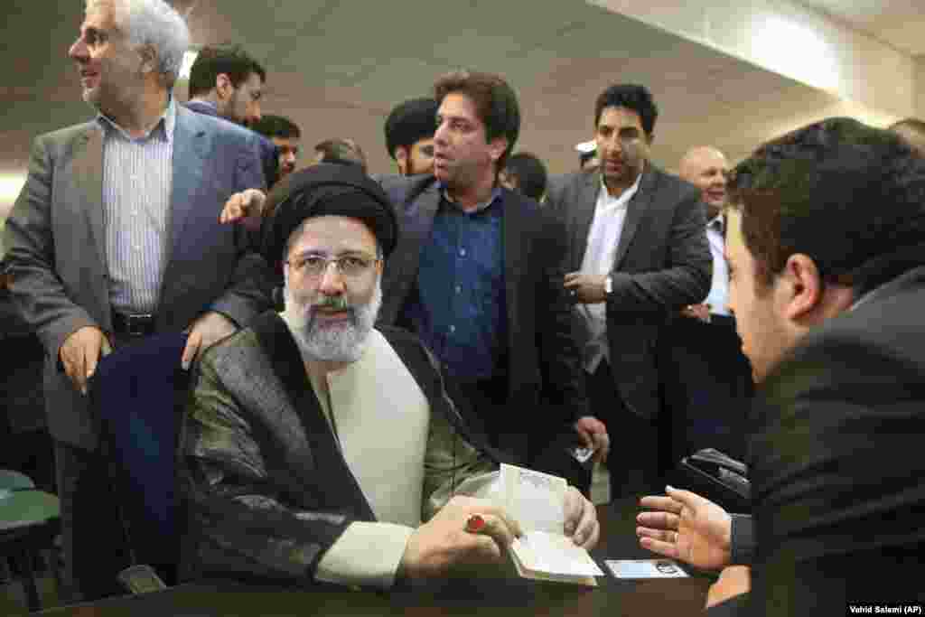 او پس از آن‌که به عنوان «قهرمان مبارزه با فساد» در محافل سیاسی ایران سر زبان‌ها افتاد، وارد انتخابات ریاست جمهوری سال ۹۶ شد؛ انتخاباتی که در رقابت با حسن روحانی شکست خورد.