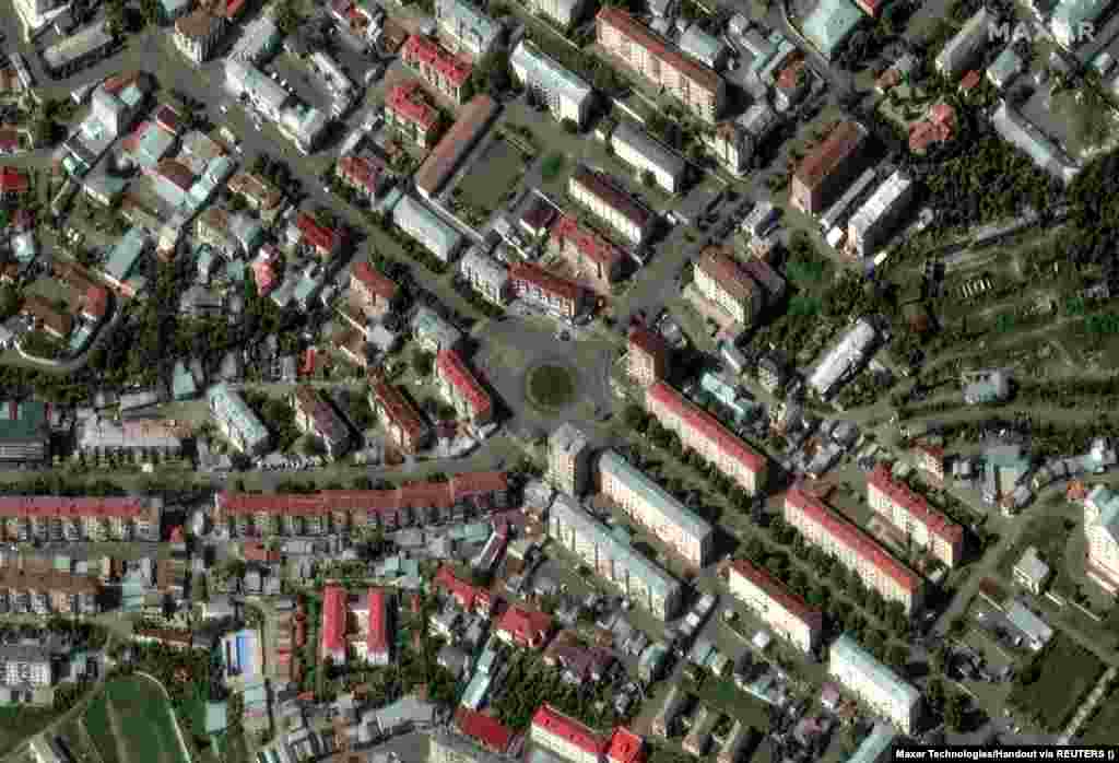 Опустевшие улицы Ханкенди, фото со спутника. 29 сентября 2023 года. Правительство Армении заявило 2 октября, что&nbsp; из региона с численностью населения около 120 тысяч человек выехало более 100 тысяч