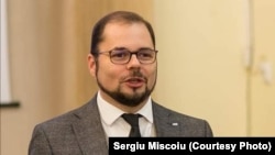 Sergiu Mișcoiu, profesor de științe politice la Universitatea Babeș-Bolyai, e de părere că singura opoziție a mai rămas AUR.
