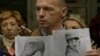 Krunoslav Borovec sa dva crteža osumnjičenika za atentat na Ivu Pukanića, Foto: www.index.hr