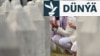 Aýallar Bosniýanyň gündogaryndaky Srebrenisa şäheriniň golaýynda Potokaçi obasyndaky ýadygärlik gonamçylygynda garyndaşlarynyň mazarlaryna zyýarat edýärler. 2025-nji ýylyň 9-njy iýuly.