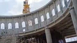Arkadagda gurulýan 'iň uly metjit'