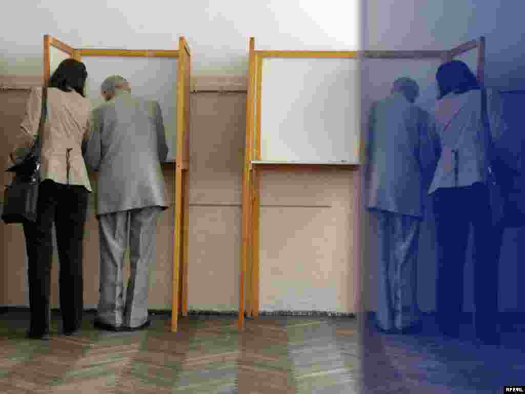U Crnoj Gori održani lokalni izbori u 14 opština. Glavna politička borba se vodila u Podgorici između koalicije koju predvodi Demokratska partija socijalista i udružene opozicije, 23.05.2010. Foto: Savo Prelević