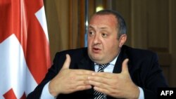 Администрация президента обвинила Министерство иностранных дел в том, что оно якобы скрыло приглашение на имя главы государства от адресата