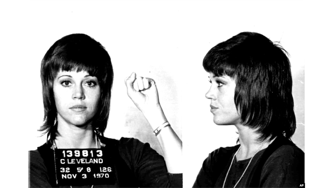 Джейн Фонда при първия ѝ арест в Кливланд, Охайо, 3 ноември 1970 г.