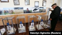 Представник Центрвиборчкому підкреслив, що вибори районних рад відбудуться і в тих громадах, де скасовані вибори міських, сільських та селищних рад