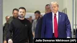 Президент України Володимир Зеленський і 45-й президент США Дональд Трамп (праворуч). Нью-Йорк, США, 27 вересня 2024 року