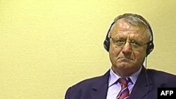 Vojislav Šešelj u haškoj sudnici, arhiv