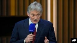 Дмитрий Песков заявил, что между Россией и США существует общее понимание того, что контакты между двумя сторонами должны продолжаться