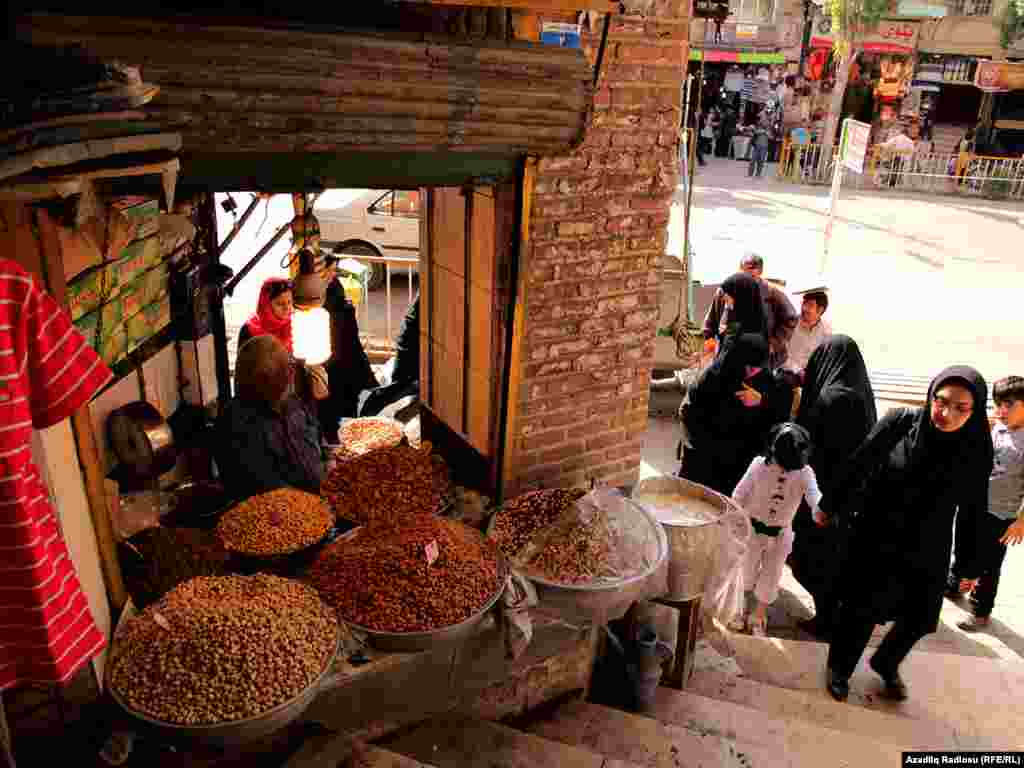 Ərdəbil bazarı. 