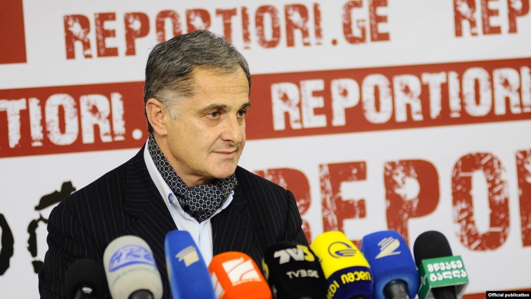 ჯაჭვლიანის საქმიანობით უკმაყოფილო სპორტსმენებმა და მწვრთნელებმა აქამდეც არაერთხელ მოითხოვეს ფედერაციის პრეზიდენტის გადადგომა. 