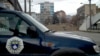 Mitrovica, glavni most preko Ibra koji deli grad na većinski albanski i srpski deo, februar 2013.