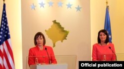 Tracy Ann Jacobson i Atifete Jahjaga