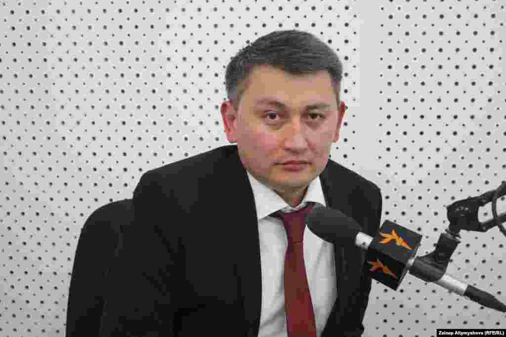 89 депутатов проявили корпоративную солидарность поддержав своего коллегу Исхака Пирматова, которого Генпрокуратура обвиняет в финансовых нарушениях в "Кыргызнефтегазе".