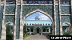 Мечеть в Гулистоне
