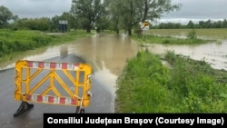 Drumuri județene din județul Brașov afectate de inundații. 30 mai 2025. Fotografie ilustrativă.