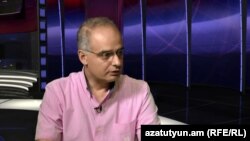 Руководитель парламентской фракции АНК Левон Зурабян в студии «Азатутюн ТВ» (архив) 