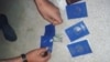 Сириядагы тажик жиадчылар паспортторун өрттөө алдында.