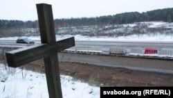 Пашырэньне дарогі ўздоўж Курапатаў