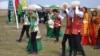Iki müňden gowrak adam ýagşyň aşagynda Nowruz baýramyna taýýarlanýar