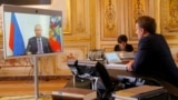 Makronyň metbugat gullugynyň maglumatyna görä, Putin bilen telefon söhbetdeşligi iki sagat dowam edipdir.