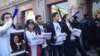 Обращение европейских защитников памятников к властям отказаться от затеи строительства «архитектурного гиганта», который «угрожает облику исторической части Тбилиси» с воодушевлением встретили грузинские противники проекта