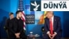ABŞ-nyň prezidenti Donald Tramp (sagda) we Ukrainanyň prezidenti Wolodymyr Zelenski. Gaaga. 25-nji iýun, 2025 ý.