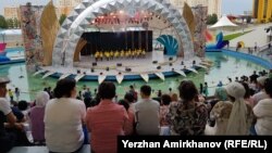 Люди на мероприятии в честь Дня столицы в 2018 году.
