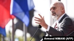 Албанскиот премиер Еди Рама
