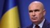 Premierul Ilie Bolojan la conferința de presă de vineri, 11 iulie, vorbind despre conținutul celui de-al doilea pachet de măsuri pe care intenționează să-și asume răspunderea în Parlament. Votul asupra moțiunii de cenzură depus de opoziție pentru primul pachet va avea loc luni. 