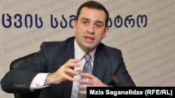 Почти два часа министр обороны в деталях описывал журналистам новые социальные проекты для военнослужащих и принципы проводимой им кадровой политики