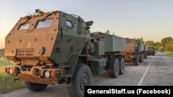 Американські реактивні системи залпового вогню HIMARS в Україні (фото ілюстративне)