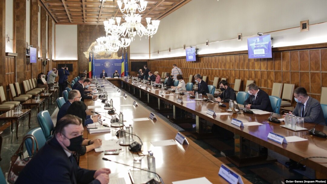 Guvernul României, într-o imagine de arhivă. La ședința de marți au lipsit miniștrii de la USR PLUS, care și-au dat demisia.